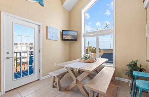 Dewey Beach Condo | Book now for Summer 2025! OCEAN BLOCK! Dog friendly! Water views!