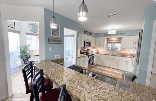Miramar Beach House | Book your next beach vacation at the Cozy Cottage in Mainsail!