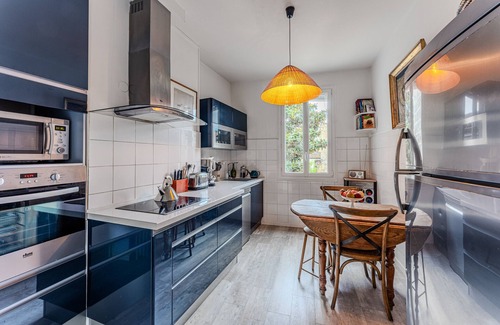 Bordeaux City Centre Apartment | Bordeaux city center: Elegance, calm and authenticity