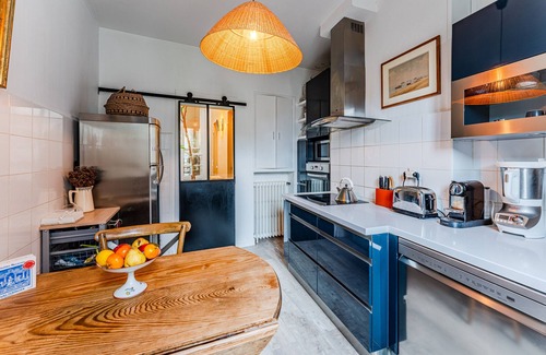 Bordeaux City Centre Apartment | Bordeaux city center: Elegance, calm and authenticity