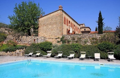 Bucine House | Borgo Bello L: A characteristic and welcoming apartment in the characteristic style of the Tuscan countryside.