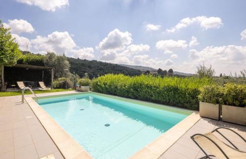 Lamporecchio Villa | Borgo degli Ulivi by VacaVilla