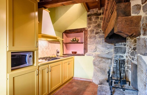 Raggiolo Apartment | Borgo dei Corsi - LAMPO 2 Apartment