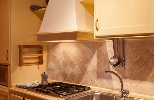 Raggiolo Apartment | Borgo dei Corsi - LAMPO 1 Apartment