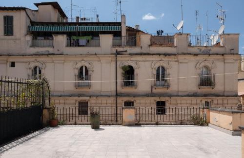 Rione XIV Borgo Apartment | Borgo Pio Private Apartment