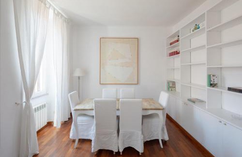 Rione XIV Borgo Apartment | Borgo Pio Private Apartment