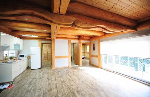Boryeong House | Boryeong Rich Valley Log Village Pension