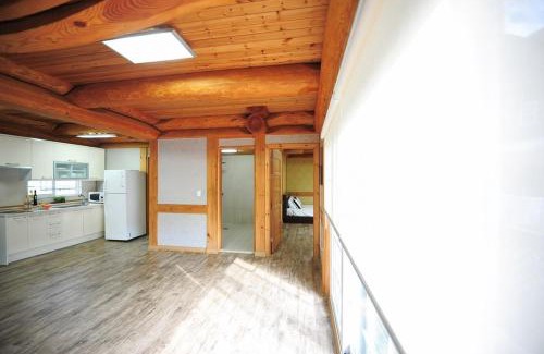 Boryeong House | Boryeong Rich Valley Log Village Pension