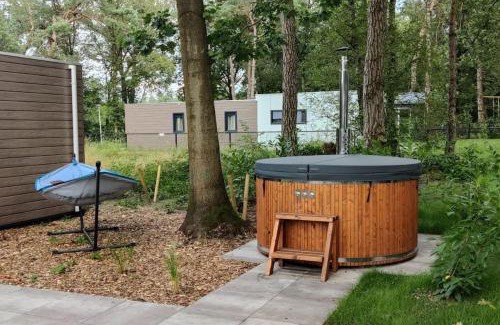 Municipality of Hellendoorn Villa | Boslodge Het Groene Hert met Hottub
