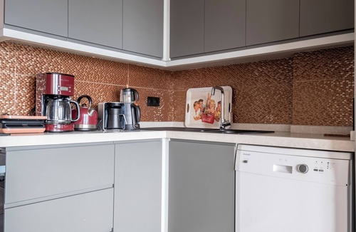 Bahcelievler Apartment | Bosphorus View with 2 bedrooms and WiFi, AC, Elevator