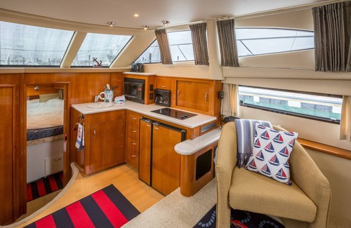 Thompson Square - Bunker Hill Boat Rental | Boston Harbor Yacht, AC/Heat, Walk to North End WiFi