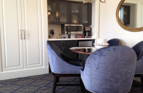 Downtown Boston Villa | Boston Marriott Custom House ~ Downtown Suite with views of the city and harbor