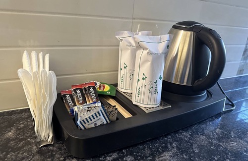 DLF Phase 5 Apartment | Botanical Oasis in the center of the City - Plum Tree Hotels