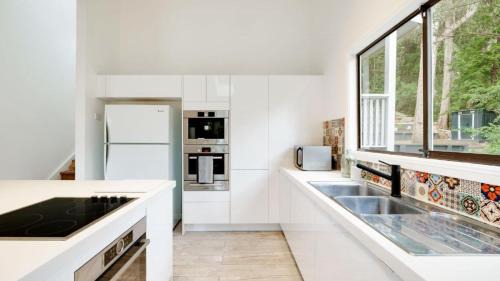 Killcare House | 'Bouddi Bush and Bay Retreat' by HolidayCo