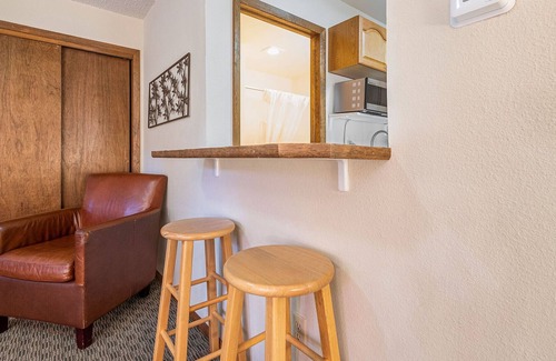 Estes Park Condo | Boulder Brook - Country Suite 19 - Beautiful Setting on Fall River