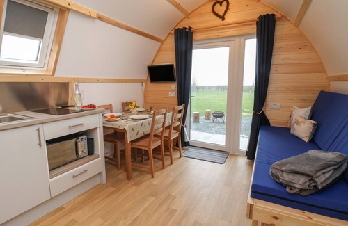 Driffield Cottage | BOUQUET, family friendly, character holiday cottage in Bridlington