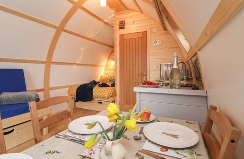 Driffield Cottage | BOUQUET, family friendly, character holiday cottage in Bridlington