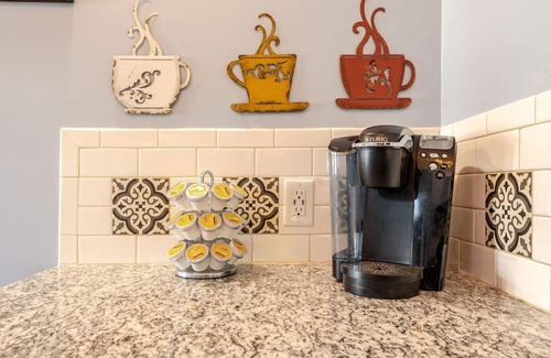 Germantown House | Bourbon Belle- A Germantown Favorite! Priv Parking