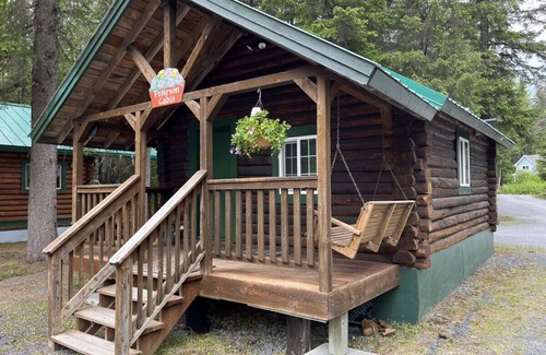 Bear Creek Cabin | Box Canyon "Peterson Cabin" - 1 bed, WIFI