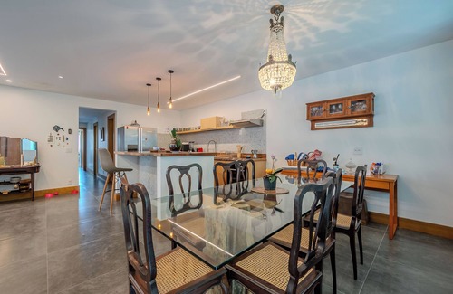 Barra da Tijuca Apartment | House-style apartment in Largo da Barra