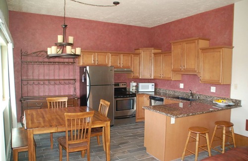 Wildernest Condo | Br107B 2Bedroom/2 Bath, Great Views, Wifi, Fireplace, Clubhouse & Carport