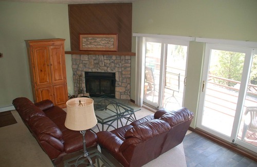 Wildernest Condo | Br107B 2Bedroom/2 Bath, Great Views, Wifi, Fireplace, Clubhouse & Carport