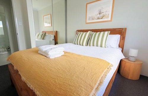 Brabham House | Brabham Modern Stay Close to Swan Valley