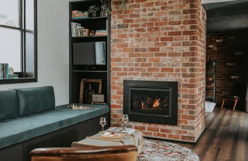 Hobart Central Business District Apartment | Braithwaite Hobart - Chic Retreat with Outdoor Bath