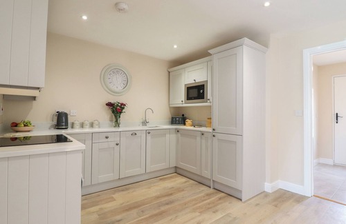 Saint Osyth Cottage | BRAMLEY COTTAGE, family friendly, with a garden in St. Osyth