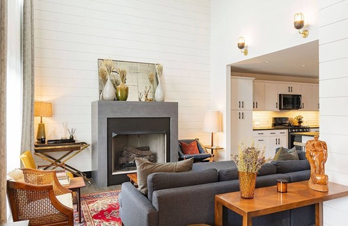 Hudson House | BRAND NEW 4 story home minutes from Warren St w/a King Suite!