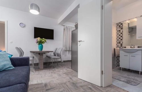 Funtana Apartment | Brand new and charming apartment Edi Blue with small garden in Funtana