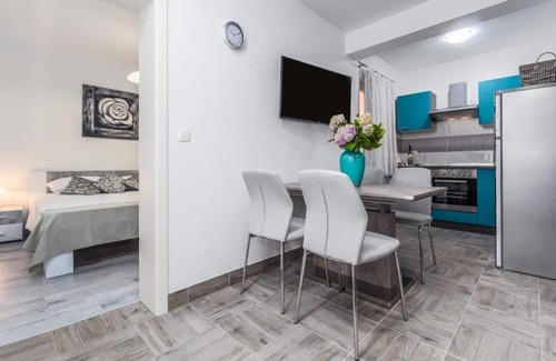 Funtana Apartment | Brand new and charming apartment Edi Blue with small garden in Funtana