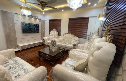 D.H.A. House | Brand new building with 8 bedrooms, 6 bathroom, 3 kitchen with luxury appliances