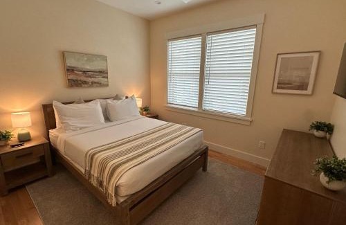 Off Broadway Apartment | Brand New Construction! 3 Unit5 Bed Property