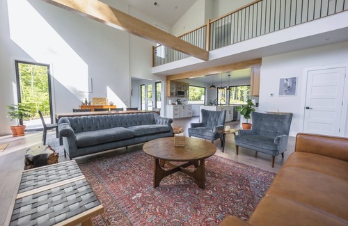 Nancy House | Brand new custom lake house with breathtaking panoramic views