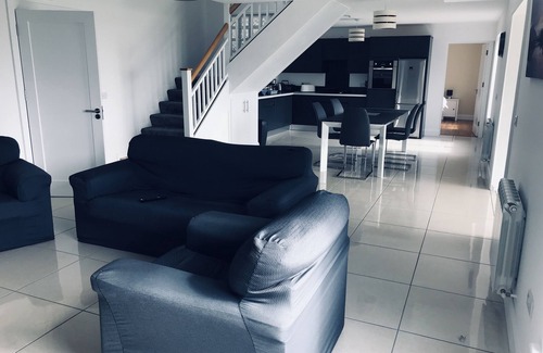 Cahirciveen Cottage | Brand New Family Friendly House with Ocean views in 2019.