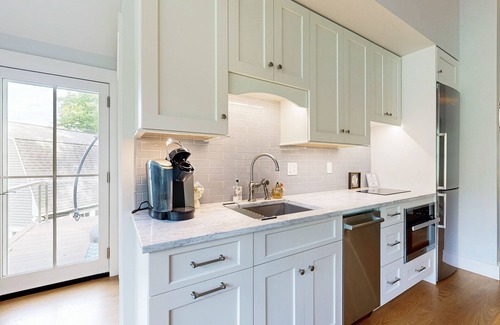 Boothbay Apartment | Brand new guest apartment with furnished deck, fast WiFi, dock, & water views
