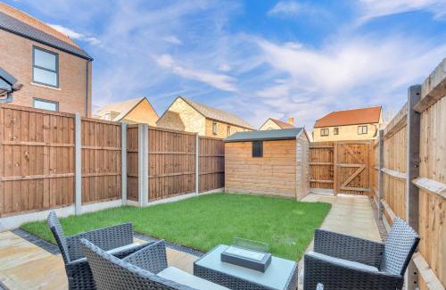 Ebbsfleet Valley House | Brand New Luxurious 3bed House by AYMONS HAVEN