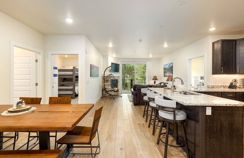 Lakeside Village Condo | Brand New Luxury Condo/Stunning Mountain Views/Shared Hot Tub/Shuttle to Lifts
