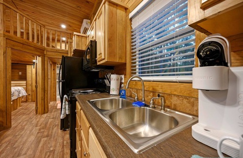 Hochatown Cabin | BRAND NEW Mountain Fork River Front cabins located in Smithville!