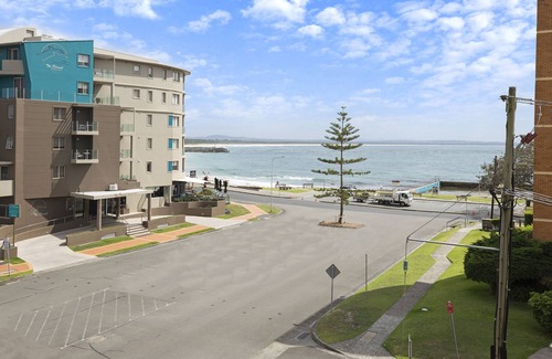 Forster Apartment | Breakers 6 - Beach View