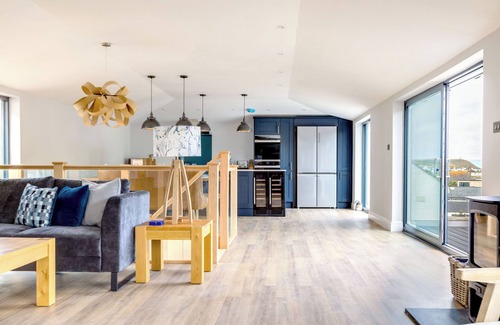 Polzeath House | BREAKERS VIEW, family friendly, luxury holiday cottage in Polzeath