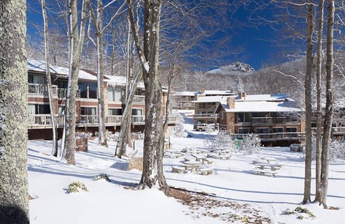 Banner Elk Condo | Breathe in Fresh Mountain Air in this 2BD resort condo with amenities onsite