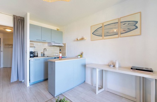 Saint-Mandrier-sur-Mer Condo | Breathtaking sea view,T3, for 6 , pool, parking
