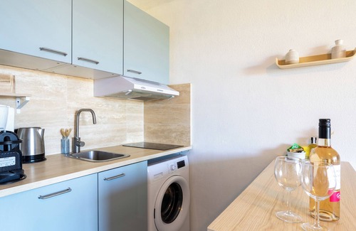 Saint-Mandrier-sur-Mer Condo | Breathtaking sea view,T3, for 6 , pool, parking