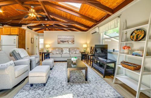 Newbury House | Breathtaking Newbury Cottage with Deck on Chalk Pond