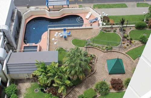 Cairns Apartment | ❤️Breathtaking Ocean & Mountain View Apt in CBD❤️