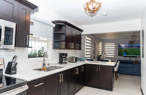 Portmore House | Breathtaking Oceanfront Views