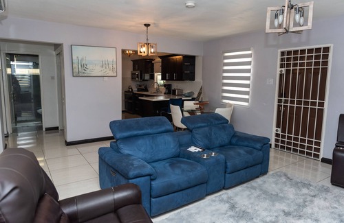 Portmore House | Breathtaking Oceanfront Views