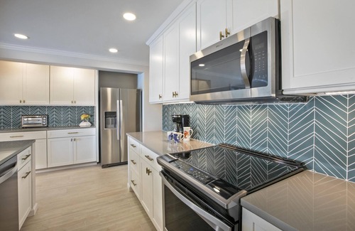 Nazareth Condo | Breathtaking! Very Modern, TOTALLY Renovated, AWESOME Location Beachfront!